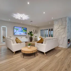 https://single-story-minutes-from-summerlin-with-rv-parking-dog.las-vegashotels.net
